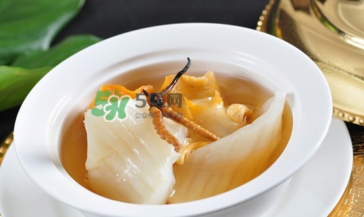 產(chǎn)后吃燕窩好還是花膠？花膠和燕窩可以一起吃嗎？