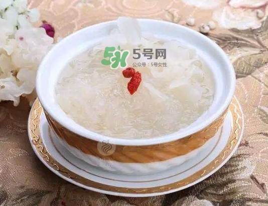 燕窩和銀耳的功效一樣嗎？燕窩和銀耳的區(qū)別？