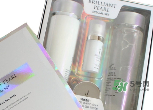 ahc珍珠美白水乳套盒怎么樣？ahc珍珠美白水乳好用嗎