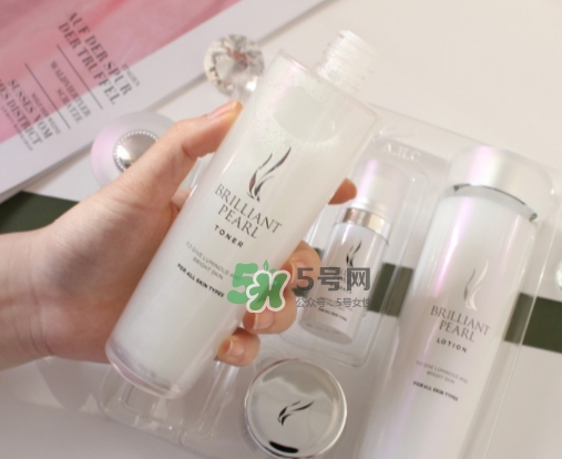ahc珍珠美白水乳套盒有什么？ahc珍珠美白水乳套裝價(jià)格
