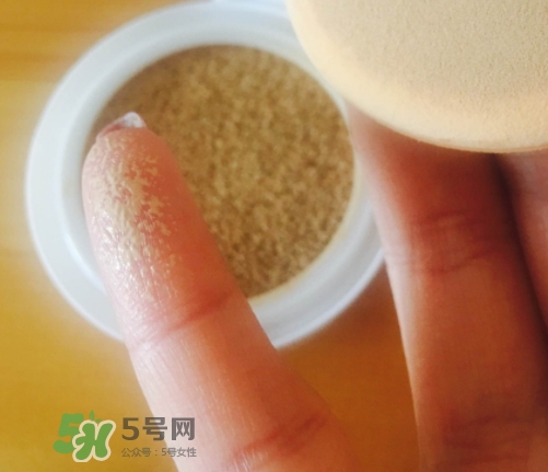 蘭蔻小粉盒氣墊多少錢？蘭蔻小粉盒氣墊專柜價(jià)格