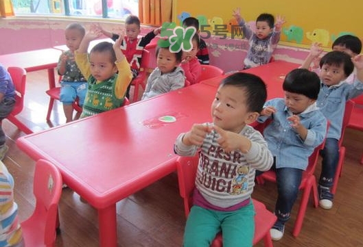 第一次送孩子去幼兒園，你是哪種家長？