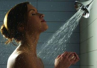 洗澡到底先洗身還是先洗頭？洗澡的正確順序是怎樣的