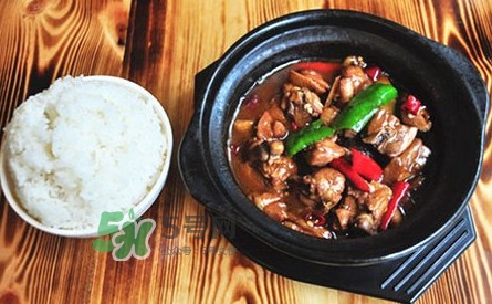 黃燜雞米飯有幾個(gè)品牌？黃燜雞米飯有營養(yǎng)嗎