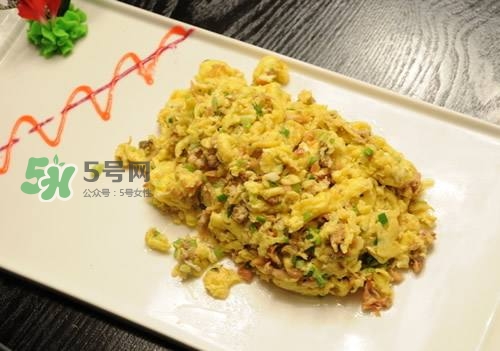 順產(chǎn)前做什么運(yùn)動生得快？順產(chǎn)前吃什么有助分娩？