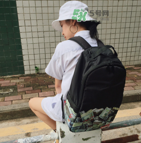 sprayground翅膀書包多少錢？sprayground雙肩包什么價(jià)位？