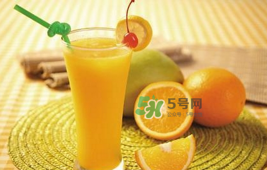 吃橙子和喝橙汁的區(qū)別 哪種更營(yíng)養(yǎng)？
