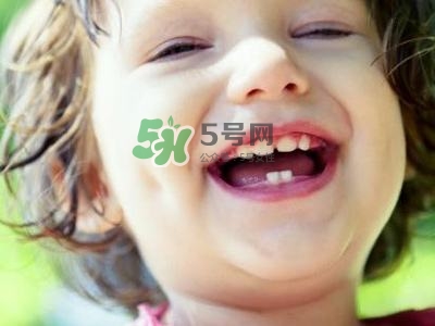 怎么防止寶寶長蛀牙？別讓孩子吃大人的口水