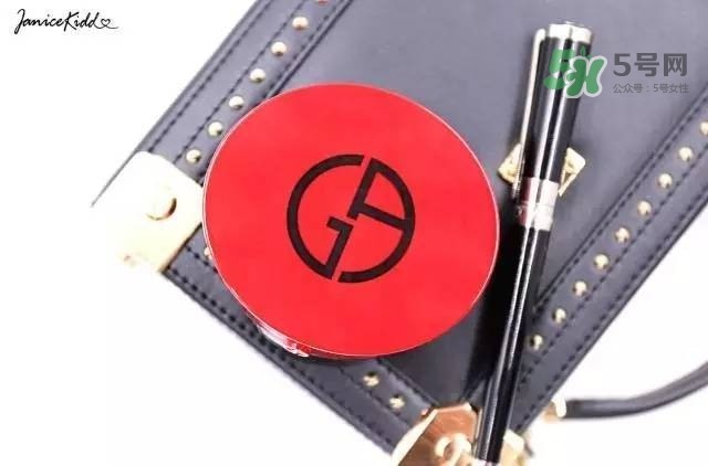 阿瑪尼氣墊好用嗎 阿瑪尼粉底液介紹 阿瑪尼氣墊好用嗎 阿瑪尼粉底液介紹