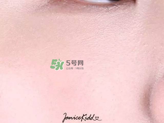 阿瑪尼氣墊好用嗎 阿瑪尼粉底液介紹 阿瑪尼氣墊好用嗎 阿瑪尼粉底液介紹