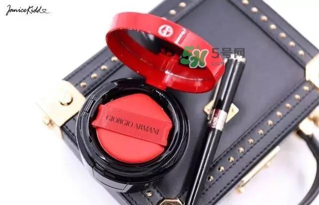 阿瑪尼氣墊好用嗎 阿瑪尼粉底液介紹 阿瑪尼氣墊好用嗎 阿瑪尼粉底液介紹