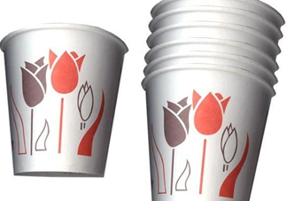 一次性紙杯可以裝開水嗎？能不能用一次性紙杯喝熱水？