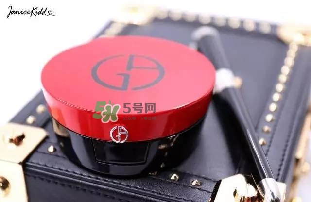 阿瑪尼氣墊好用嗎 阿瑪尼粉底液介紹 阿瑪尼氣墊好用嗎 阿瑪尼粉底液介紹