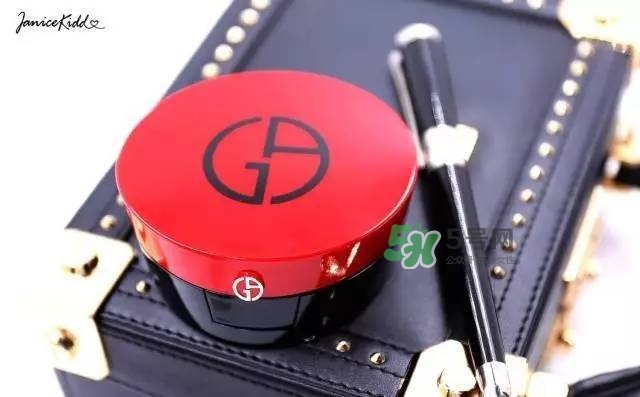 阿瑪尼氣墊好用嗎 阿瑪尼粉底液介紹 阿瑪尼氣墊好用嗎 阿瑪尼粉底液介紹