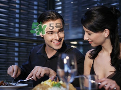 女生怎么撩男生？女生如何追到男神？