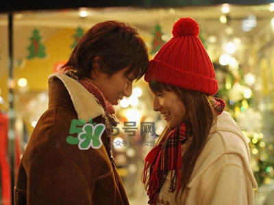 女生怎么撩男生？女生如何追到男神？