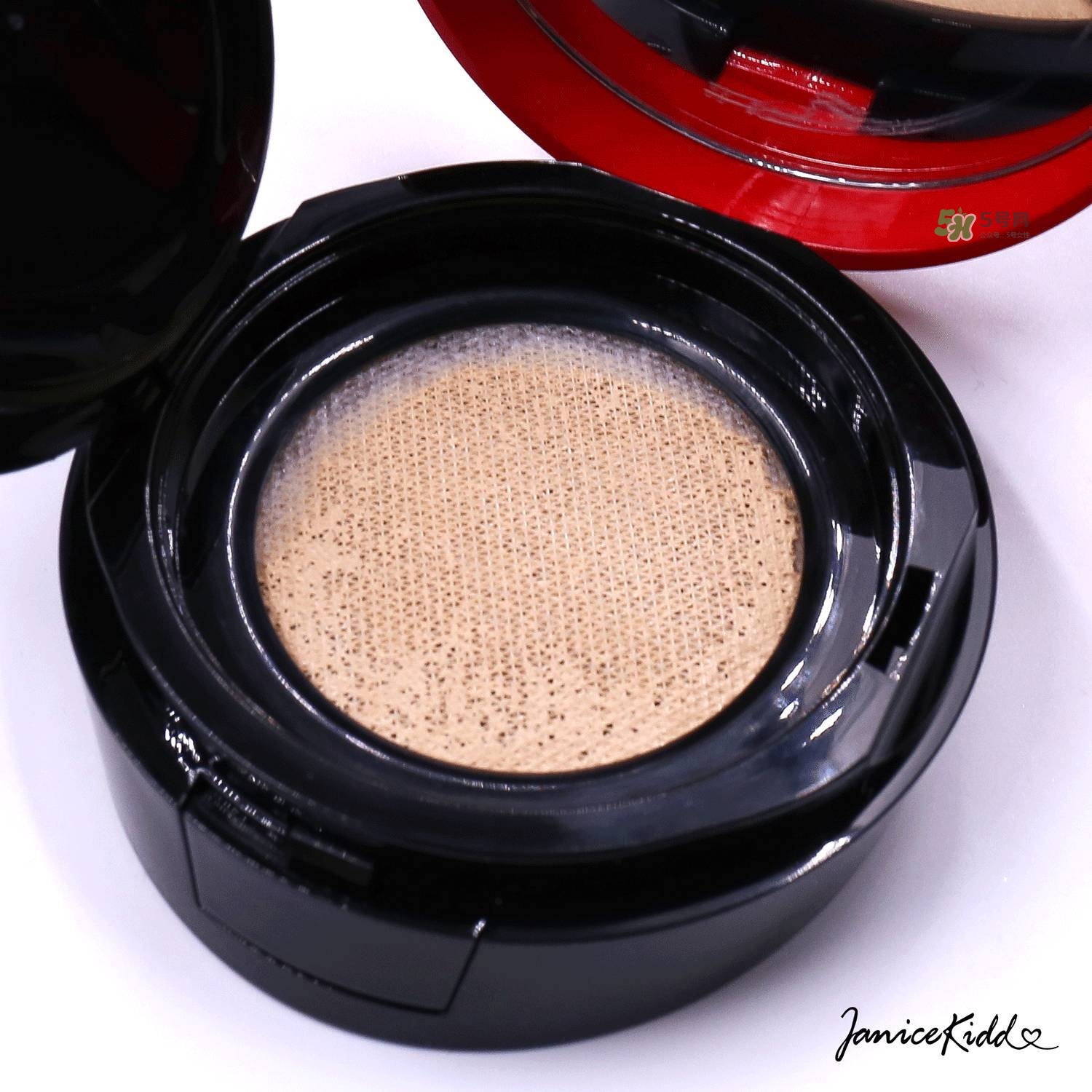 阿瑪尼氣墊好用嗎 阿瑪尼粉底液介紹 阿瑪尼氣墊好用嗎 阿瑪尼粉底液介紹