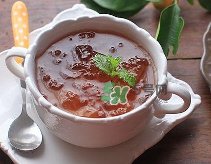 煮桃膠放冰糖還是紅糖？桃膠放鍋里要煮多久能吃