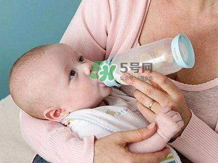 塞奶了有硬塊怎么辦？塞奶要熱敷還是冷敷？