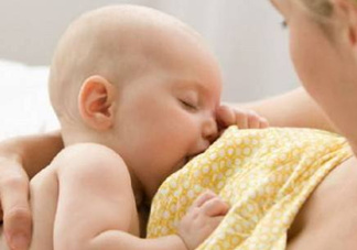 塞奶了有硬塊怎么辦？塞奶要熱敷還是冷敷？