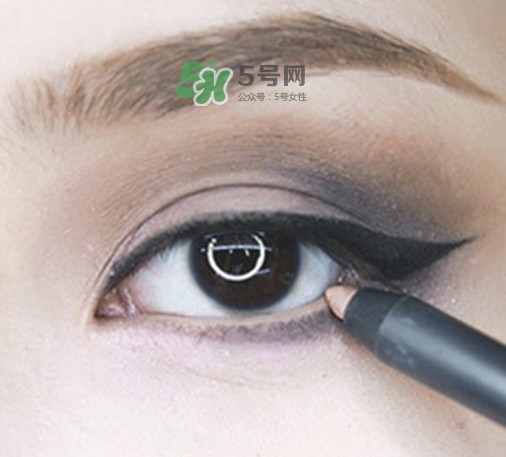 煙熏妝怎么畫？煙熏妝的畫法步驟圖解
