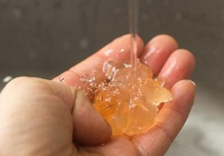 桃膠哪里有賣的？哪里產(chǎn)的桃膠最好