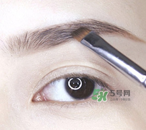 煙熏妝怎么畫？煙熏妝的畫法步驟圖解