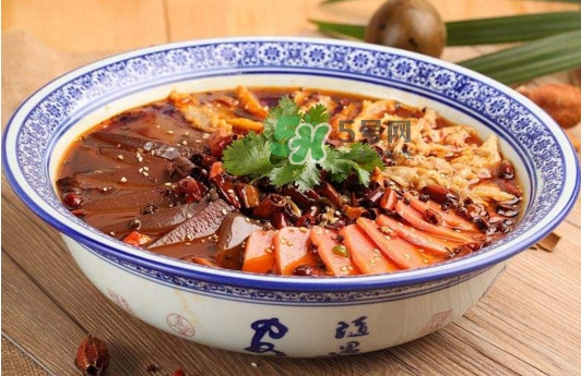 毛血旺是什么？毛血旺里面都有什么