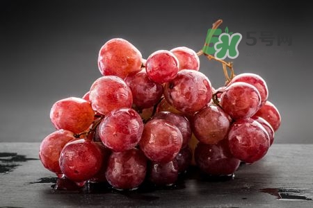 提子皮怎么好剝_提子皮怎么剝圖解_快速剝提子皮技巧 提子皮怎么好剝_提子皮怎么剝圖解_快速剝提子皮技巧