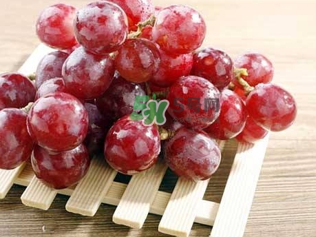 提子皮怎么好剝_提子皮怎么剝圖解_快速剝提子皮技巧 提子皮怎么好剝_提子皮怎么剝圖解_快速剝提子皮技巧