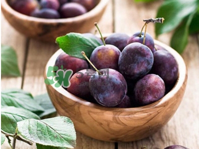 西梅不能和什么一起吃？西梅什么人不能吃？