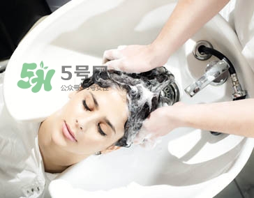 孕期洗頭能用吹風(fēng)機(jī)嗎？孕期洗頭姿勢(shì)