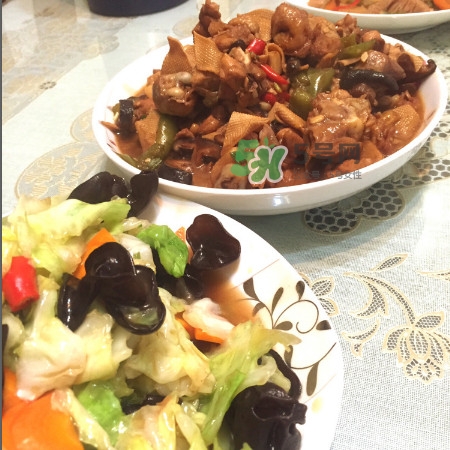 黃燜雞的家常做法 黃燜雞米飯的家庭做法 黃燜雞的家常做法 黃燜雞米飯的家庭做法