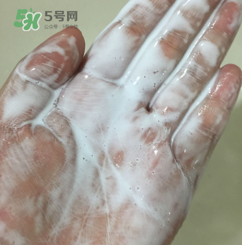 理膚泉潔面啫喱怎么樣？理膚泉潔面啫喱好用嗎？