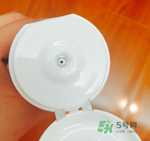 理膚泉潔面啫喱怎么樣？理膚泉潔面啫喱好用嗎？