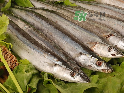 秋刀魚怎么烤好吃？用烤箱烤秋刀魚多少溫度合適