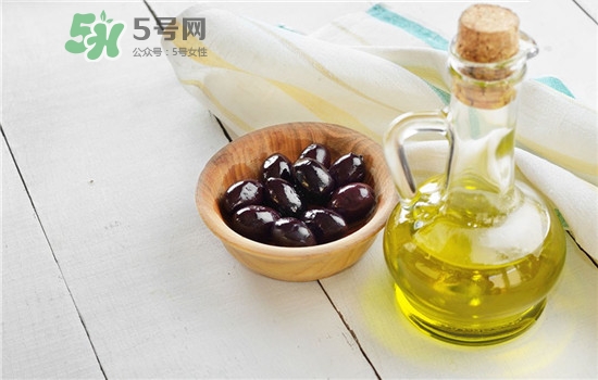 油性皮膚可以用橄欖油嗎？橄欖油擦臉有什么好處？