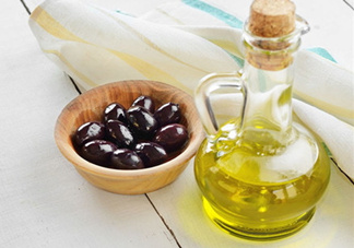 油性皮膚可以用橄欖油嗎？橄欖油擦臉有什么好處？