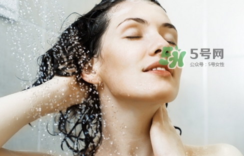 孕晚期洗澡可以搓肚子嗎？孕晚期洗澡注意事項