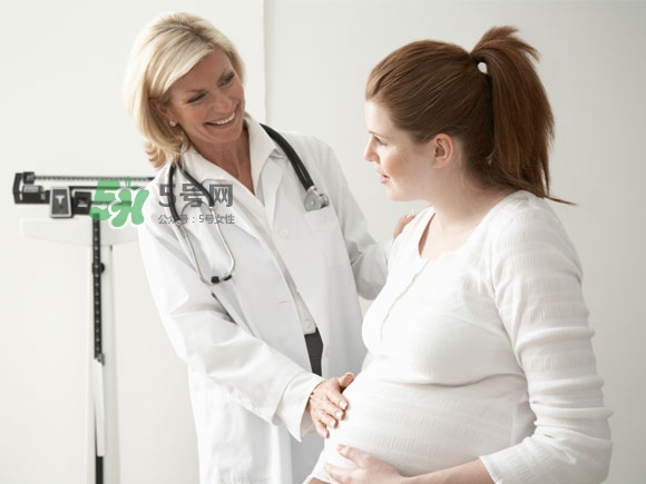 孕婦打噴嚏漏尿是什么原因？孕婦打噴嚏漏尿怎么辦？