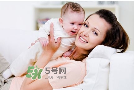 產(chǎn)后掉頭發(fā)很厲害怎么辦？產(chǎn)后掉頭發(fā)吃什么好？