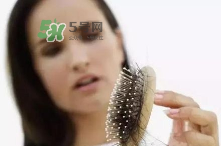 產(chǎn)后掉頭發(fā)很厲害怎么辦？產(chǎn)后掉頭發(fā)吃什么好？