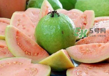 芭樂(lè)和石榴有什么區(qū)別？芭樂(lè)要吃硬的還是軟的？