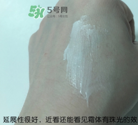 hr黑繃帶對(duì)痘痘有用嗎？赫蓮娜黑繃帶面霜使用心得