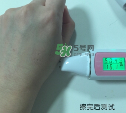 hr黑繃帶對(duì)痘痘有用嗎？赫蓮娜黑繃帶面霜使用心得