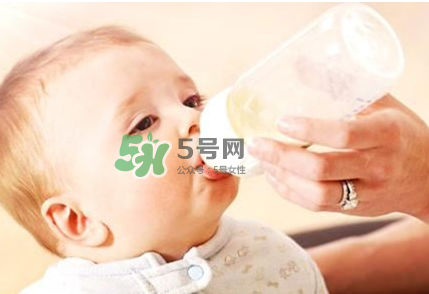 母乳和奶粉能混在一起吃嗎？母乳和奶粉混合喂養(yǎng)好嗎？