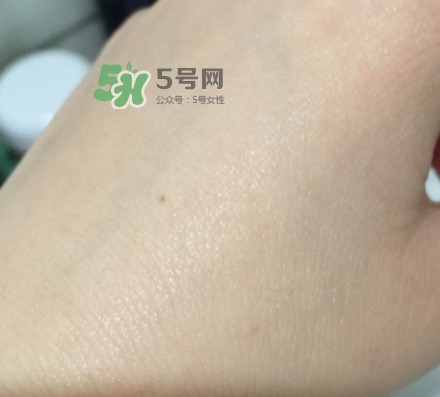 綠寶瓶和小黑瓶哪個好？綠寶瓶和小黑瓶對比