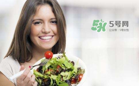 產(chǎn)后掉頭發(fā)很厲害怎么辦？產(chǎn)后掉頭發(fā)吃什么好？