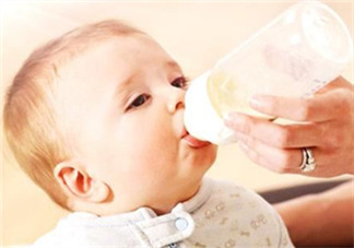 母乳和奶粉能混在一起吃嗎？母乳和奶粉混合喂養(yǎng)好嗎？