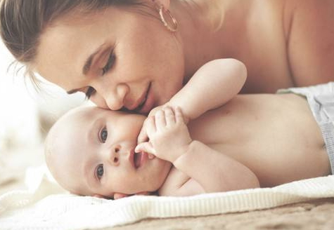 產后抑郁老公怎么做？產后抑郁多久能好？